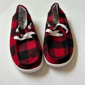 NWOT Very G Gypsy Jazz 6.5 Buffalo Plaid Slip On Shoe